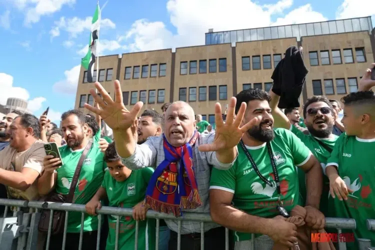 الجمهور السوري يساند المنتخب من مدرجات إيسن.